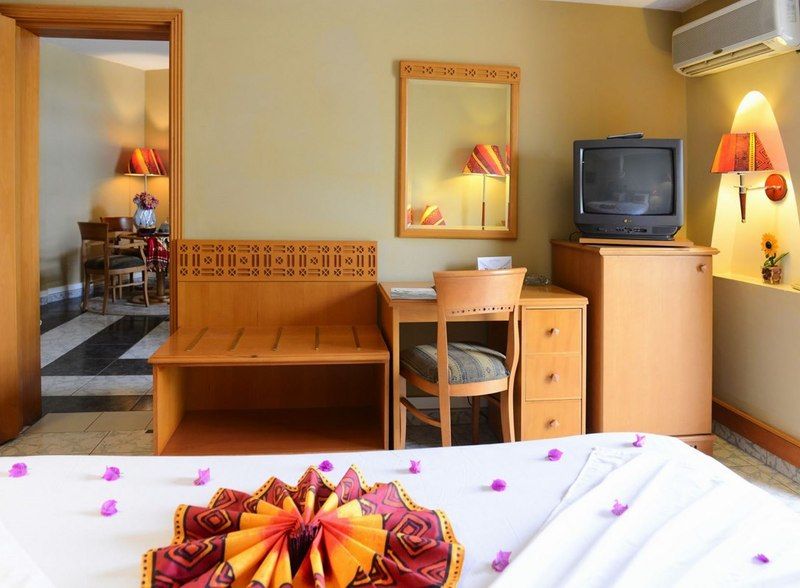Lancaster Ouaga 2000 Hotel Уагадугу Екстериор снимка
