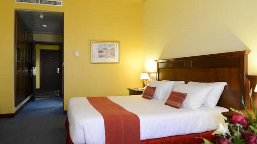 Lancaster Ouaga 2000 Hotel Уагадугу Екстериор снимка