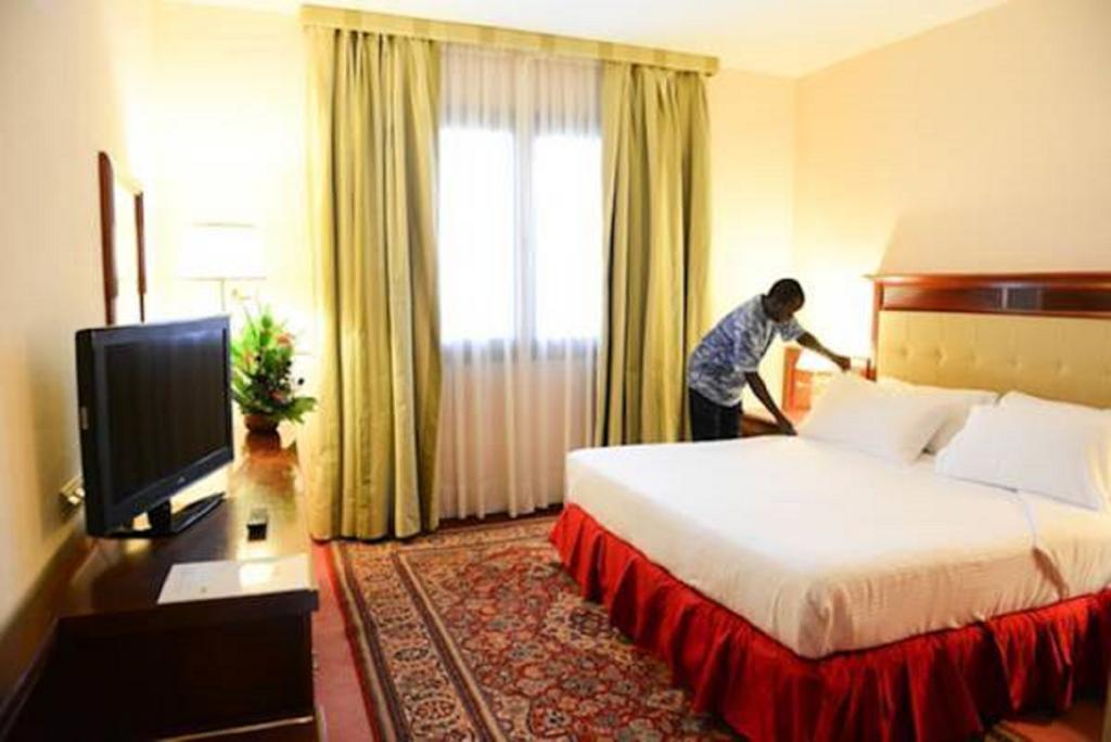 Lancaster Ouaga 2000 Hotel Уагадугу Екстериор снимка